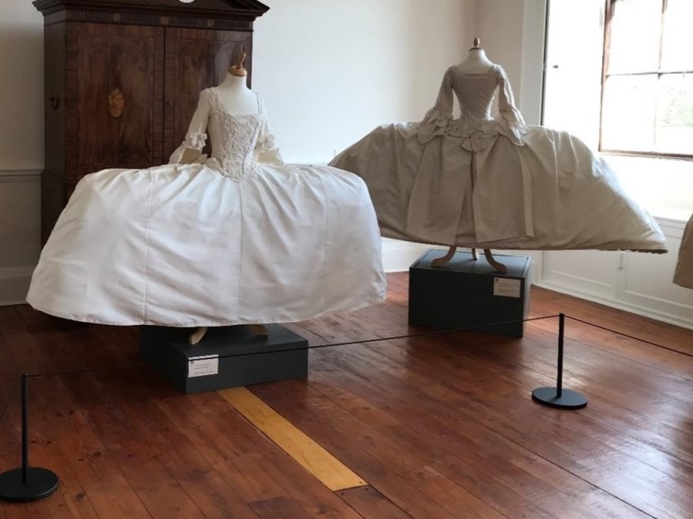 Absolute 400mm Freestanding Barriers in black protecting dresses made by Michelle Barker of Handbound Costumes from the ‘A Dress Fit for a King’ exhibition at Berrington Hall. Absolute 400mm Freestanding Barriers in black protecting dresses made by Michelle Barker of Handbound Costumes from the ‘A Dress Fit for a King’ exhibition at Berrington Hall.