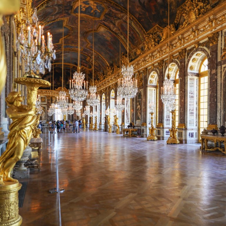 The Hall of Mirrors at Versailles, featuring the Absolute Freestanding Q Barriers. The Hall of Mirrors at Versailles, featuring the Absolute Freestanding Q Barriers.