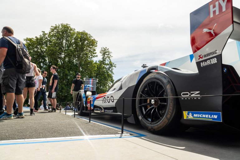 Race car at Goodwood Festival of Speed, protected by Absolute Surface Mounted Barrier in black Race car at Goodwood Festival of Speed, protected by Absolute Surface Mounted Barrier in black